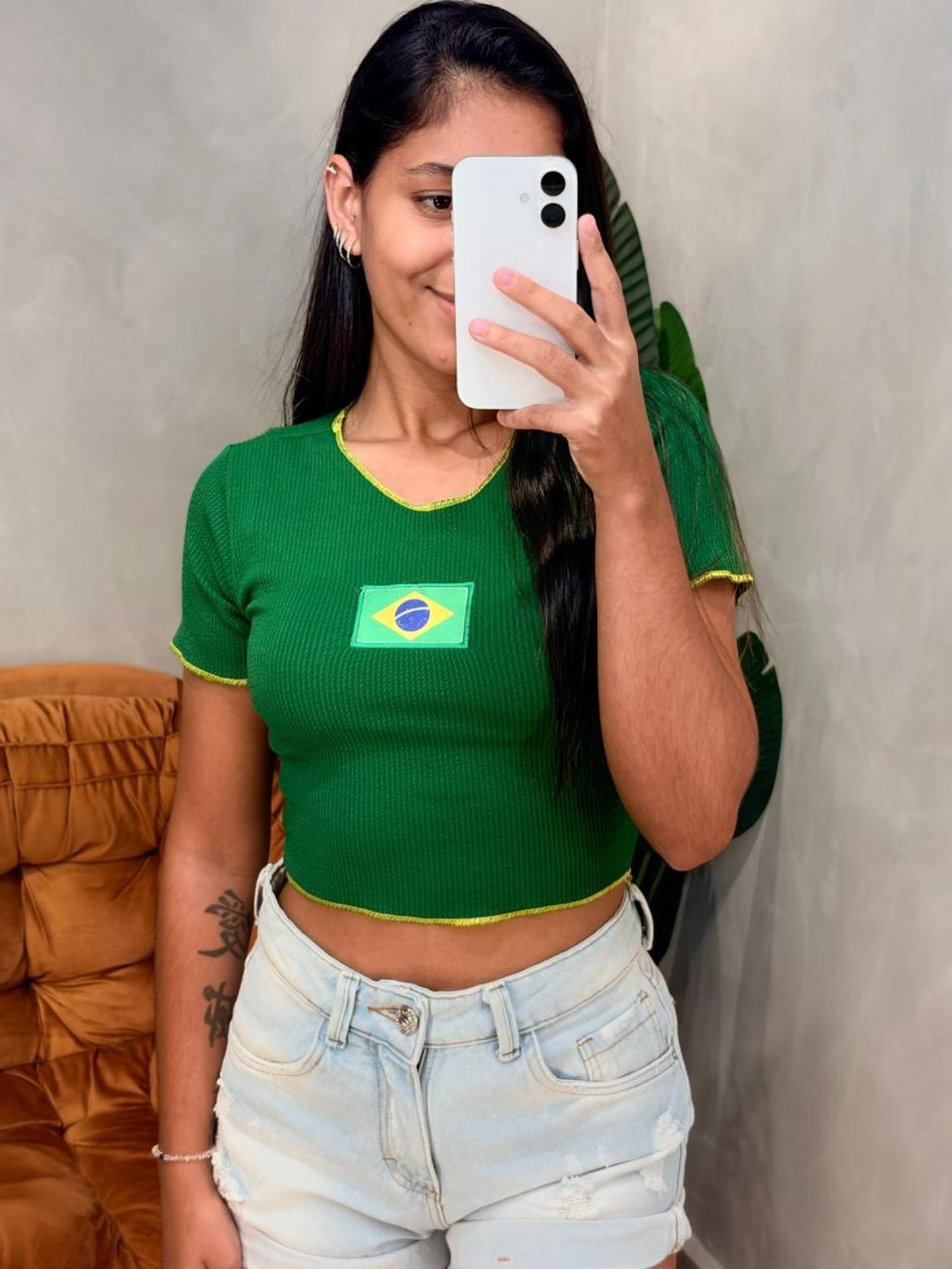 Cropped em Anarruga Manga Curta Fru-Fru Brasil